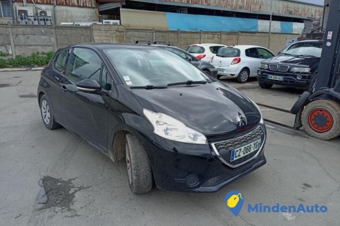 peugeot-208-12-e-vti-82cv-e8-big-2