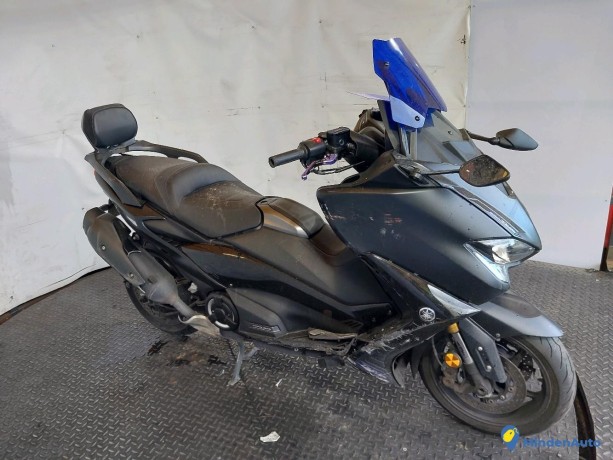 yamaha-t-max-tech-max-essence-big-1