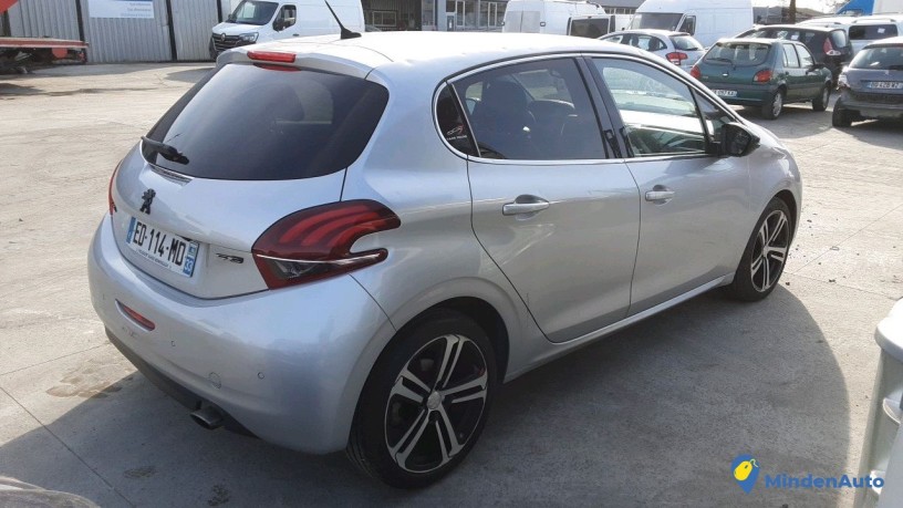 peugeot-208-ed-114-md-big-3