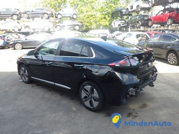 hyundai-ioniq-16l-gdi-hybride-big-1