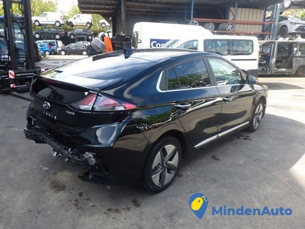 hyundai-ioniq-16l-gdi-hybride-big-3