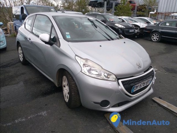 peugeot-208-phase-1-05-2014-06-2014-208-10-vti-12v-big-0