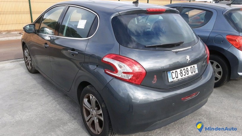 peugeot-208-cq-838-qq-big-1