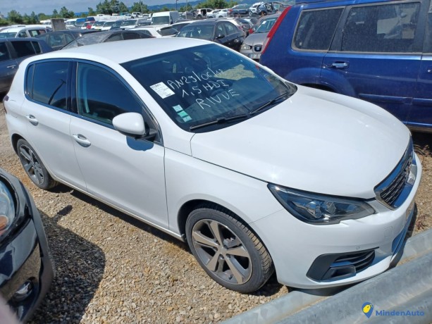 peugeot-308-2-15-bluehdi-130-allure-big-2