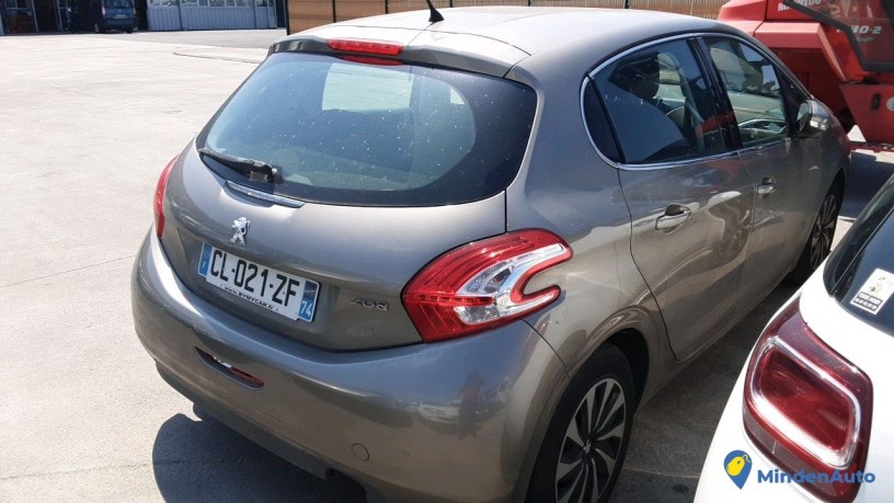 peugeot-208-cl-021-zf-big-3