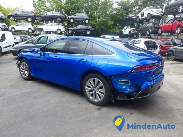 toyota-mirai-fcev-luxe-big-1