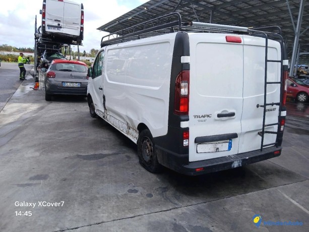 renault-trafic-iii-16-dci-120-l2h1-gazole-big-1