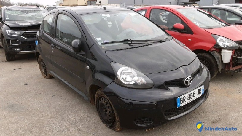 toyota-aygo-br-856-jr-big-0