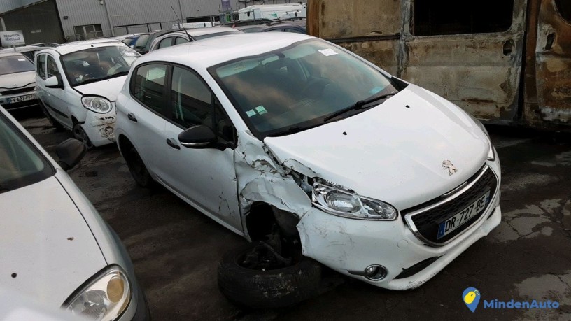 peugeot-208-dr-727-be-big-3