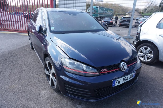 volkswagen-golf-7-20-gti-230-16v-turbo-dsg-big-0