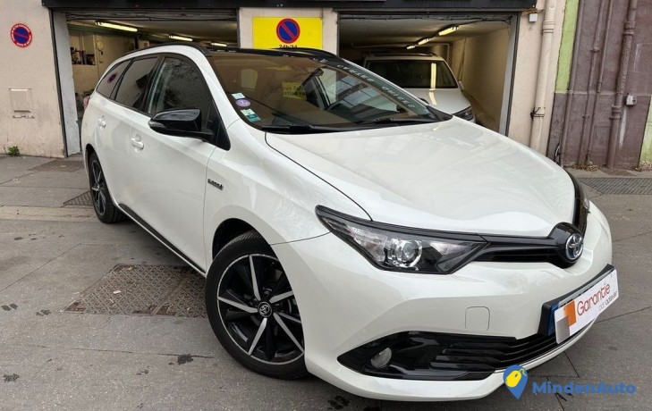 toyota-auris-break-18-136h-big-0