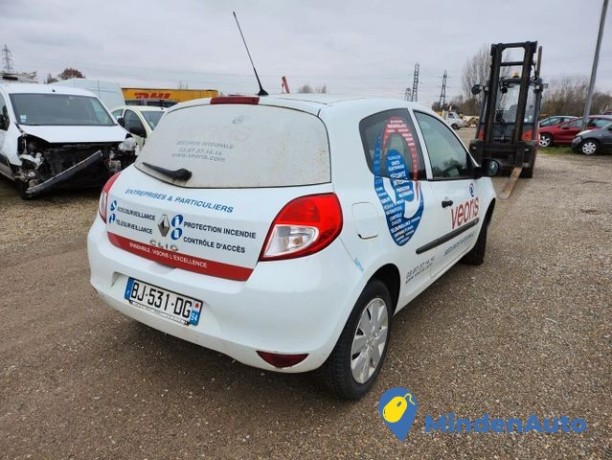 renault-clio-iii-15l-dci-75-eco2-big-0