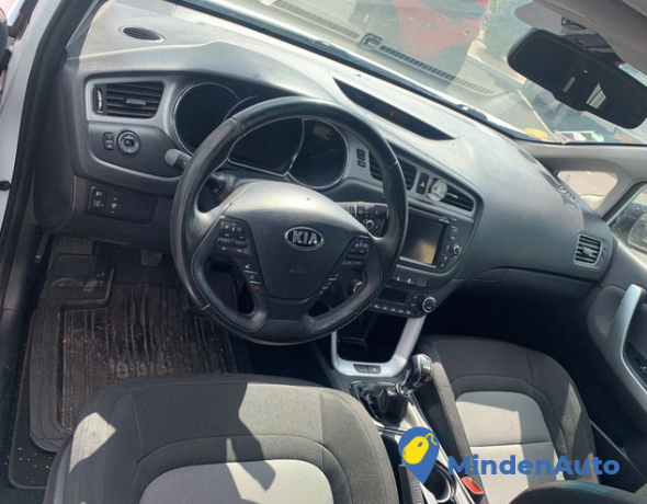 kia-cee-d-16crdi-128-premium-edition-big-4