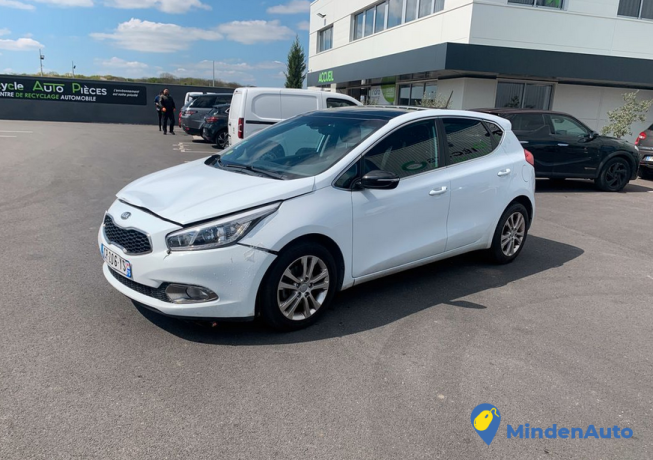 kia-cee-d-16crdi-128-premium-edition-big-3