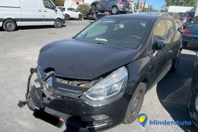 renault-clio-4-accidente-big-0