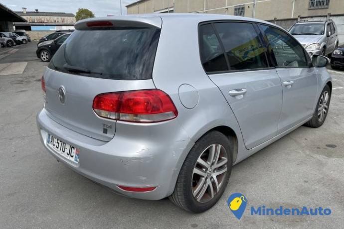 volkswagent-golf-vi-20tdi-110-confortline-big-2