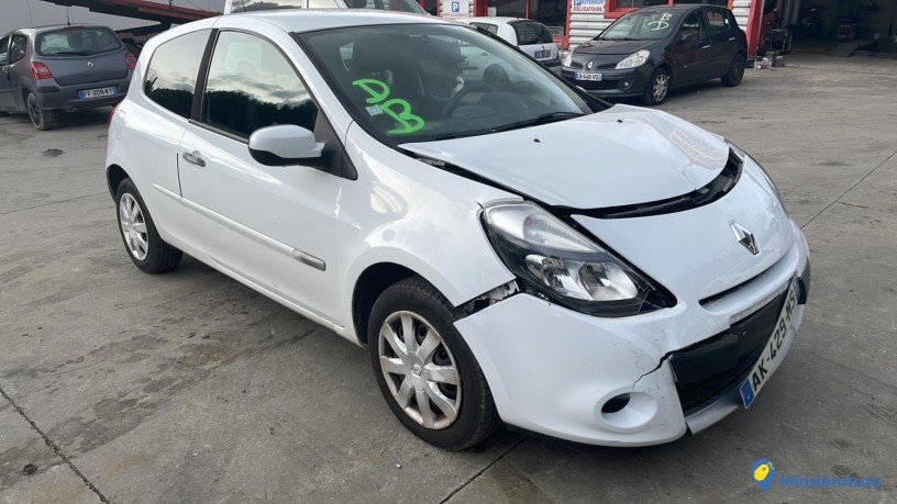 renault-clio-iii-15dci-70-big-0