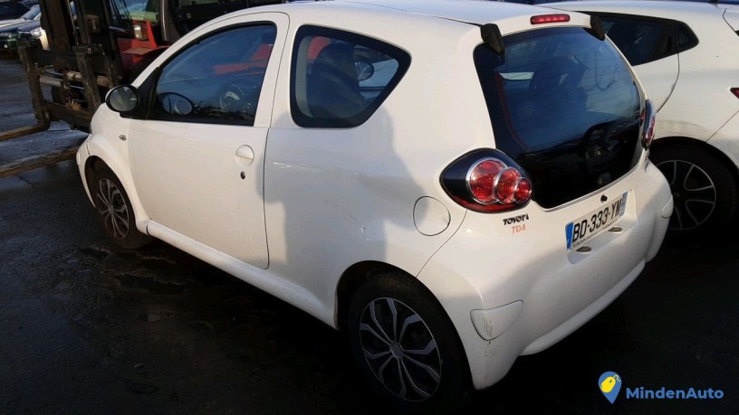 toyota-aygo-bd-333-ym-big-0