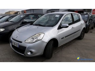 RENAULT CLIO  BA -726-CC