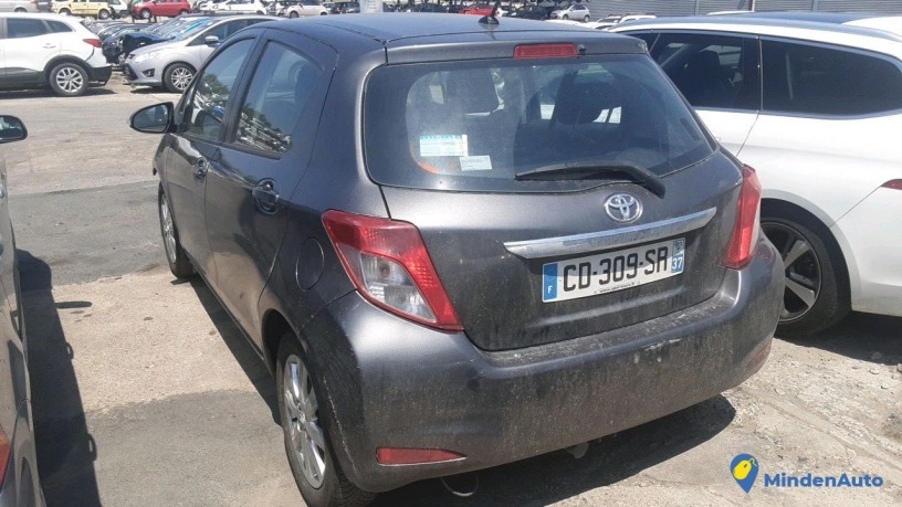 toyota-yaris-cd-309-sr-big-1