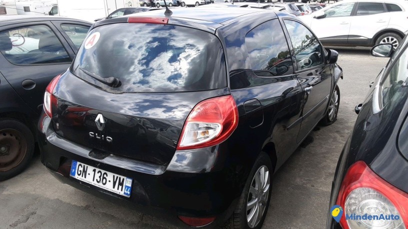 renault-clio-3-ph2-gn-136-vm-big-3