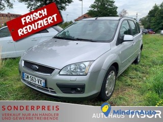 Ford Focus Turnier 2.0 Ghia Navi Xenon SD AHK PDC SHZ 107  kW (145 ch)