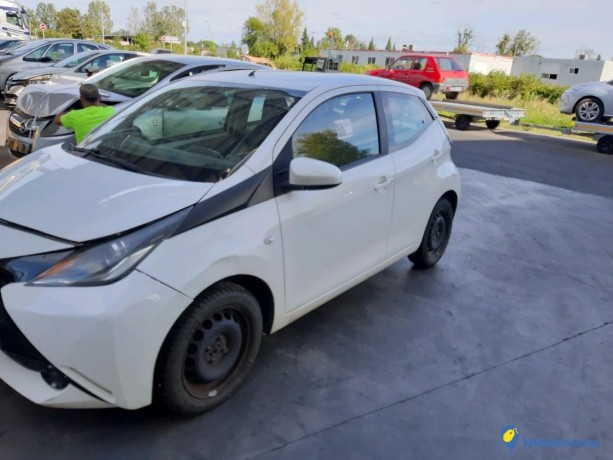 toyota-aygo-ii-10-vvt-i-69-x-play-ref-331291-big-2