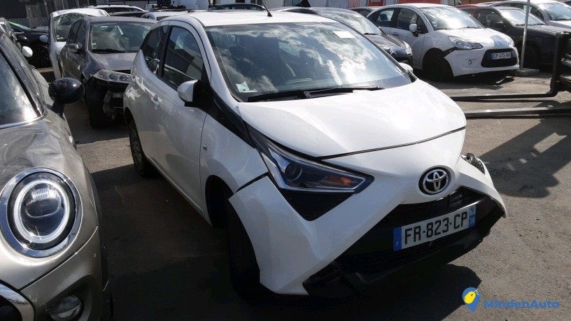 toyota-aygo-fr-823-cp-big-2