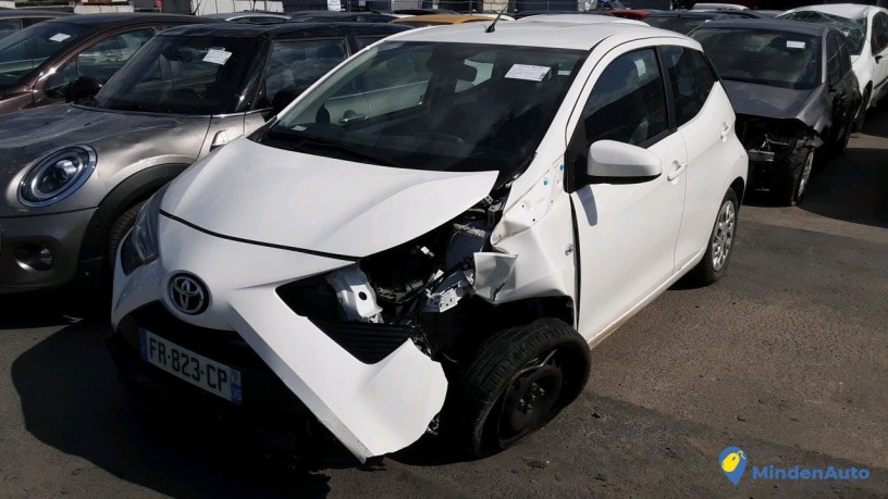 toyota-aygo-fr-823-cp-big-3