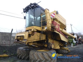 NEW HOLLAND TR86  AG955 MOISSONNEUSE BATTEUSE