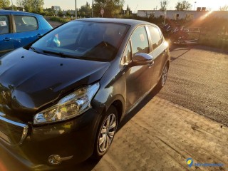 PEUGEOT 208 1.4 HDI 68 STYLE Réf : 331448 CARTE GRISE