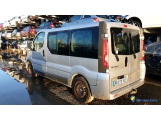 RENAULT TRAFIC  AD-879-HD