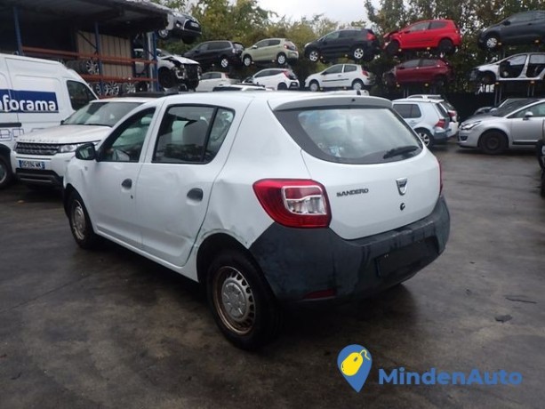 dacia-sandero-12-16v-75-big-3