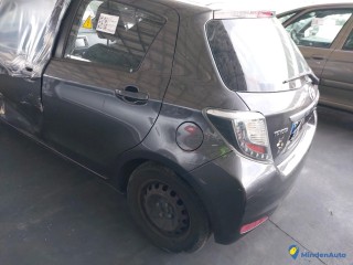 TOYOTA YARIS HYBRIDE 100H DYNAMIC Réf : 332239