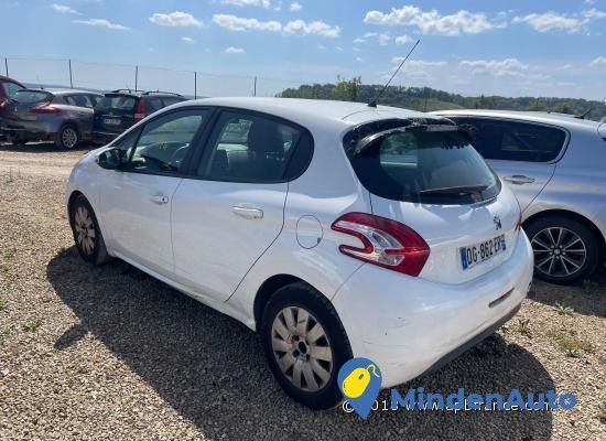 peugeot-208-16-hdi-92-big-1