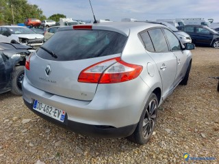 RENAULT Mégane III 1.2i TCe 130