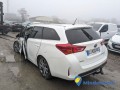 toyota-auris-touring-sports-hybrid-business-small-1