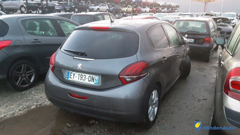 peugeot-208-ey-193-qn-big-3