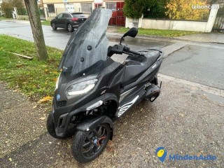 PIAGGIO MP3 530 HPE EXÉCUTIVE 2023 accidenté CARTE GRISE OK