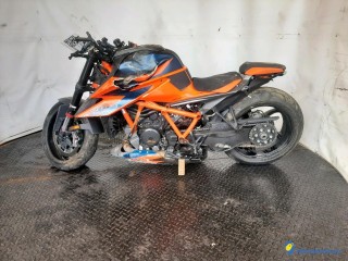 KTM 1290 SUPER DUKE - ESSENCE