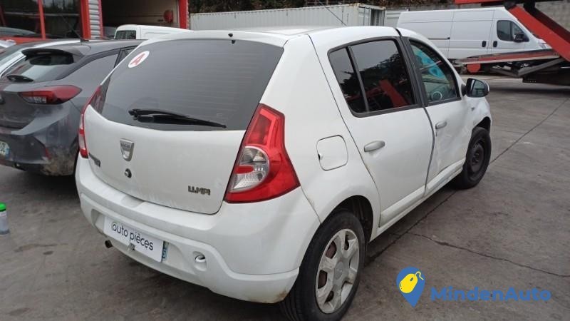 dacia-sandero-1-12378241-big-3