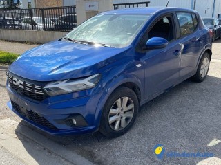 Dacia Sandero essence 2023 endommagé CARTE GRISE OK