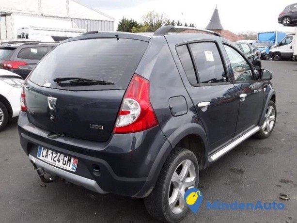 dacia-sandero-09-2010-09-2012-sandero-15-dci-fap-big-1