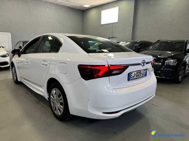 toyota-avensis-16d-4d-112cv-de-2017-big-1