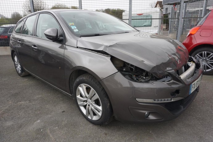 peugeot-308-2-sw-big-13