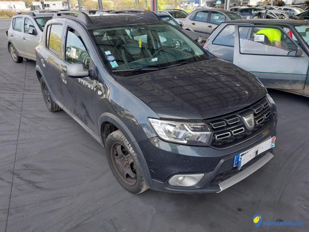 dacia-sandero-ii-stepway-09-tce-90-essence-big-0