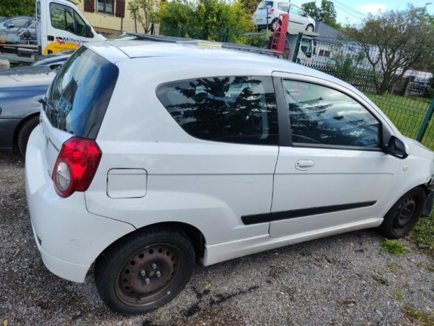 chevrolet-aveo-1-big-5