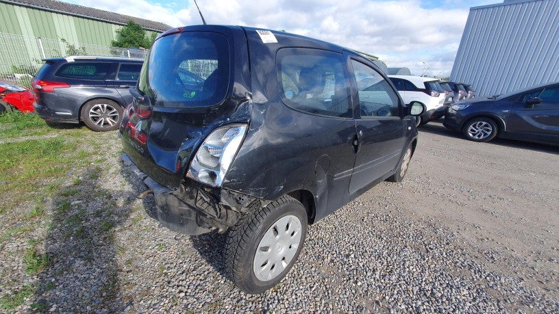 renault-twingo-2-big-13