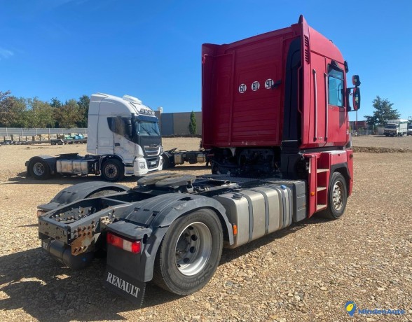 renault-magnum-520-dxi-privilege-big-3