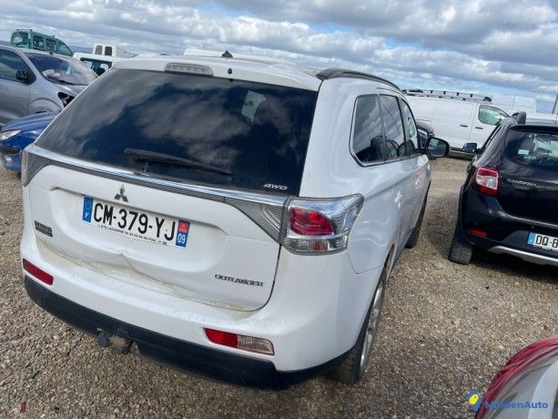 mitsubishi-outlander-23-di-d-150-big-3